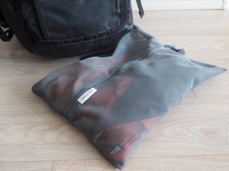 面倒な後片付けが一手間減る！「洗濯ネットになる衣類ポーチ」で旅行後の荷ほどきが快適に