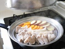 “蒸し器”で料理の幅がぐっと広がる！おうちのフライパンや鍋で本格蒸し料理をはじめよう