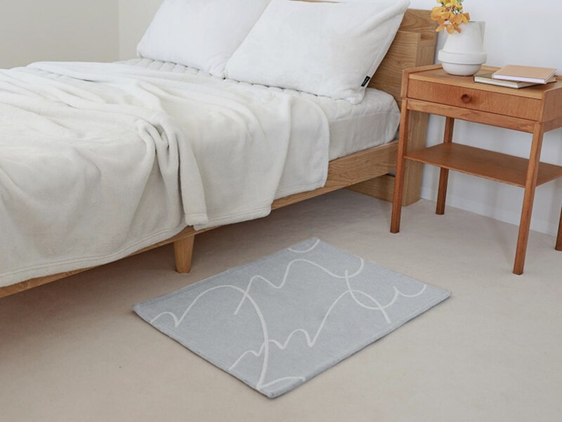 アートな玄関マットで、目指すは『第一印象から洒落見えハウス』インテリア好きスタッフはこの柄を選びました！