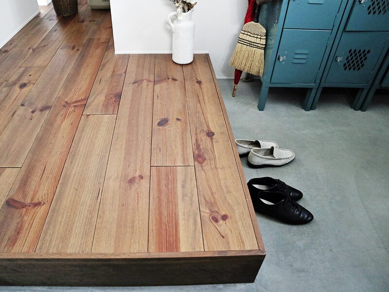 アートな玄関マットで、目指すは『第一印象から洒落見えハウス』インテリア好きスタッフはこの柄を選びました！