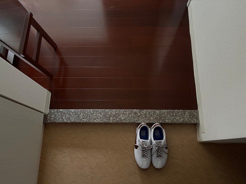 アートな玄関マットで、目指すは『第一印象から洒落見えハウス』インテリア好きスタッフはこの柄を選びました！