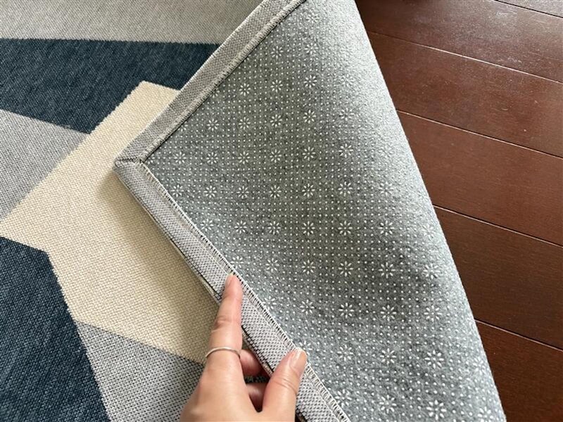 アートな玄関マットで、目指すは『第一印象から洒落見えハウス』インテリア好きスタッフはこの柄を選びました！