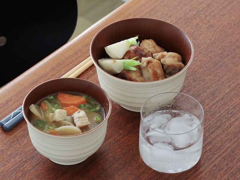 ワンオペ休日のお昼ご飯にも。軽くて割れにくい木目調どんぶり＆汁椀がちょうどいい話【インスタグラマーさんのもの選び】
