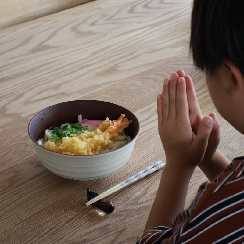 ワンオペ休日のお昼ご飯にも。軽くて割れにくい木目調どんぶり＆汁椀がちょうどいい話【インスタグラマーさんのもの選び】