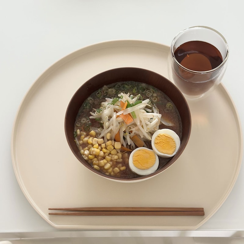 ワンオペ休日のお昼ご飯にも。軽くて割れにくい木目調どんぶり&汁椀がちょうどいい話【インスタグラマーさんのもの選び】