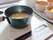 鉄製に替えるだけで、お味噌汁の栄養価アップ。続けやすい鉄分補給で毎日を元気に。