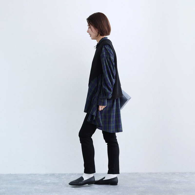 リピーターさん御用達、裏パウダー起毛の「あったかスリムパンツ」スタッフ3人の着用レポート