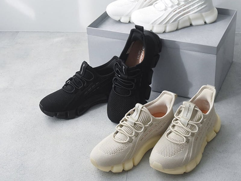 疲れにくい靴3連発!歩きっぱなしのバイヤー厳選、今年の『すごい靴』はこれ。