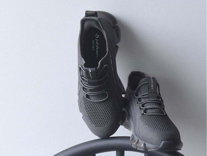 疲れにくい靴3連発!歩きっぱなしのバイヤー厳選、今年の『すごい靴』はこれ。