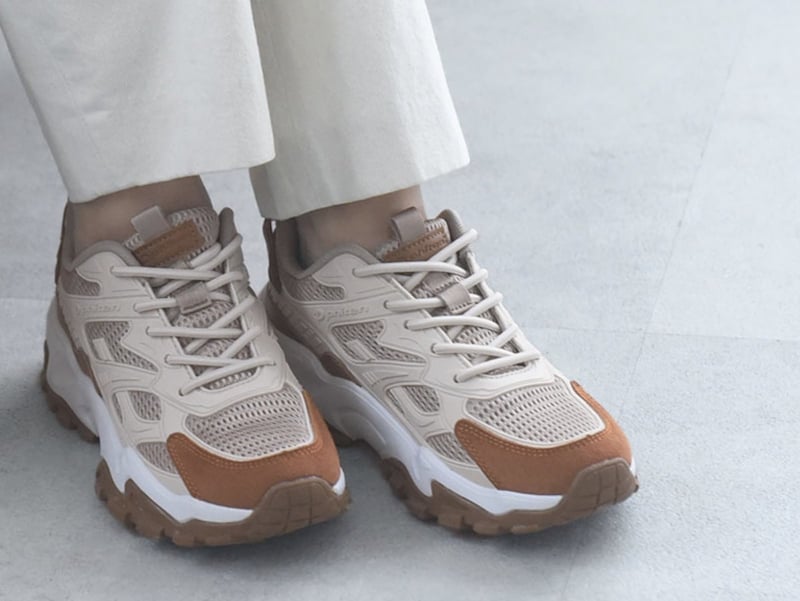 疲れにくい靴3連発!歩きっぱなしのバイヤー厳選、今年の『すごい靴』はこれ。