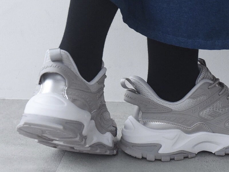 疲れにくい靴3連発!歩きっぱなしのバイヤー厳選、今年の『すごい靴』はこれ。