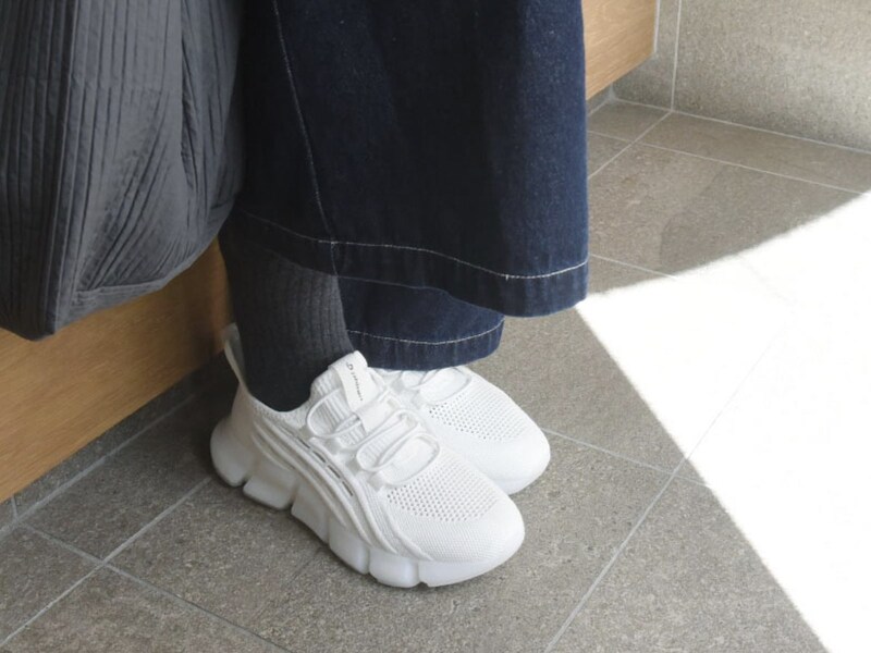 疲れにくい靴3連発!歩きっぱなしのバイヤー厳選、今年の『すごい靴』はこれ。