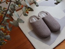 おうちで過ごす足元にも冬支度を。スッキリ見えて、ちゃんと暖か「bon momentのルームシューズ」