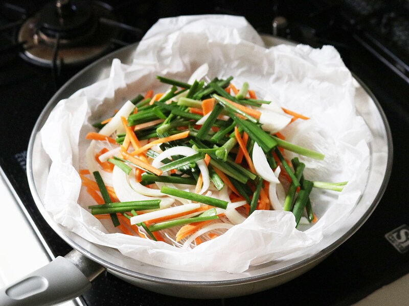 温野菜だけじゃない！焼きそば・パスタからチャプチェまで。蒸し器で簡単「絶品麺」レシピをご紹介