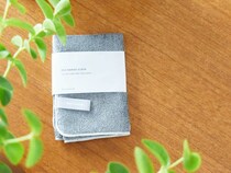 プロの現場からキッチンへ 「水だけで落ちる！」を叶える、お掃除クロス