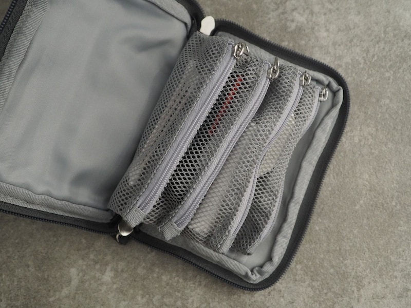 探しやすい手帳型で、小物迷子が解決！「旅上手になれる手帳型ミニポーチ」が、日常使いにもぴったりだった話