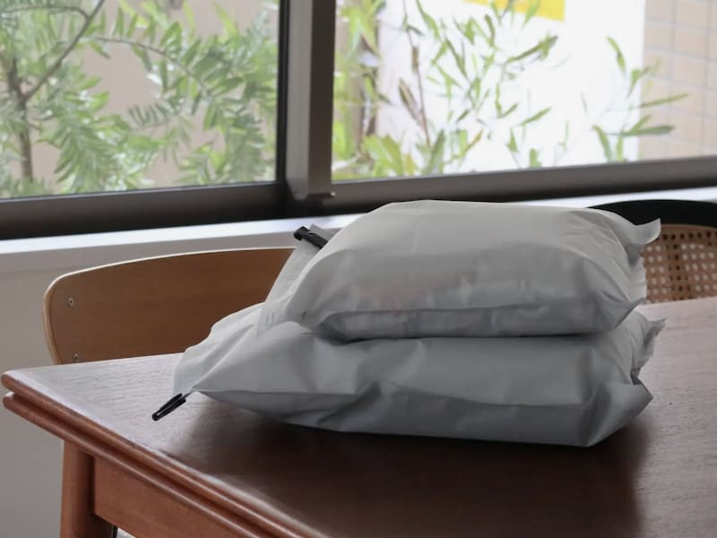 かさばる冬旅にも助かる！「すばやくペタンコ」の衣類圧縮袋を帰省・出張・キャンプで使ってみました