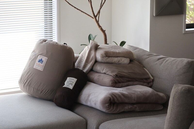 かさばる冬旅にも助かる！「すばやくペタンコ」の衣類圧縮袋を帰省・出張・キャンプで使ってみました