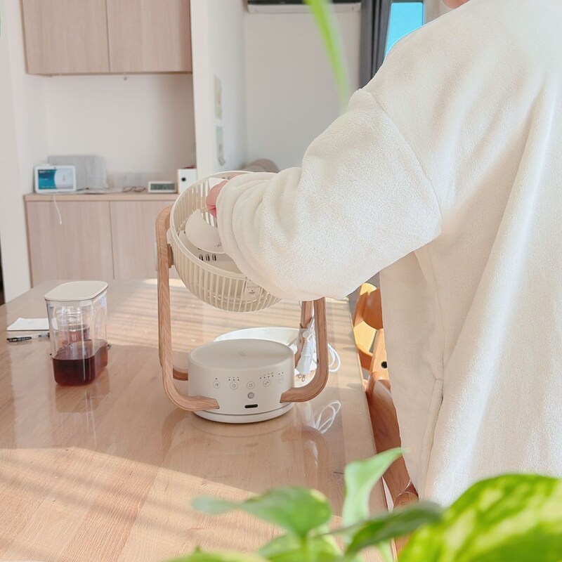 お家の中では寒さ知らず。「着る毛布」と「はく毛布」でインスタグラマーさんも冬支度