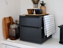 生活感が漂うキッチン周りがスッキリ整う「スタッキングできるブレッドケース」