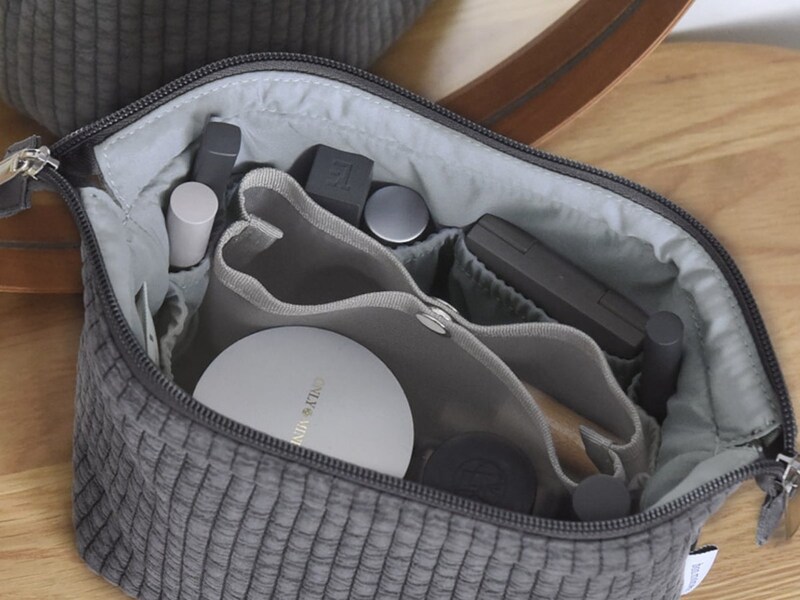 旅慣れスタッフの太鼓判!冬旅&帰省におすすめのトラベルグッズ5選【2025-2026年版】