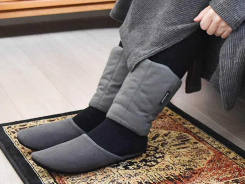 足元だけ冷える問題を本気で解決!名前の期待を裏切らない「軽くてあったか足首ふとん」