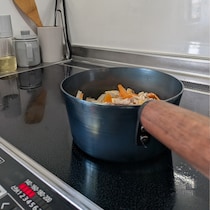 鉄分も摂れて一石二鳥な「鉄製みそ汁鍋」、一目惚れスタートから、毎日の相棒に