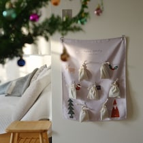 子どもの“わぁ！”が見たいから。忙しいママでも頑張れる「クリスマスアドベントタペストリー」