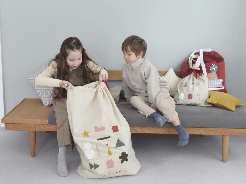 今年のクリスマスは子どもたちを最高の笑顔に！6名のインスタグラマーさんによる、「サンタ袋」の飾りかた報告会