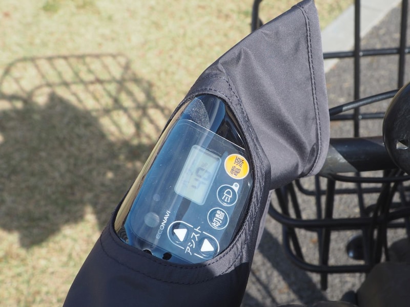 冬の自転車送迎を変える!“あったか×操作性”を兼ね備えた「ハンドルカバー」