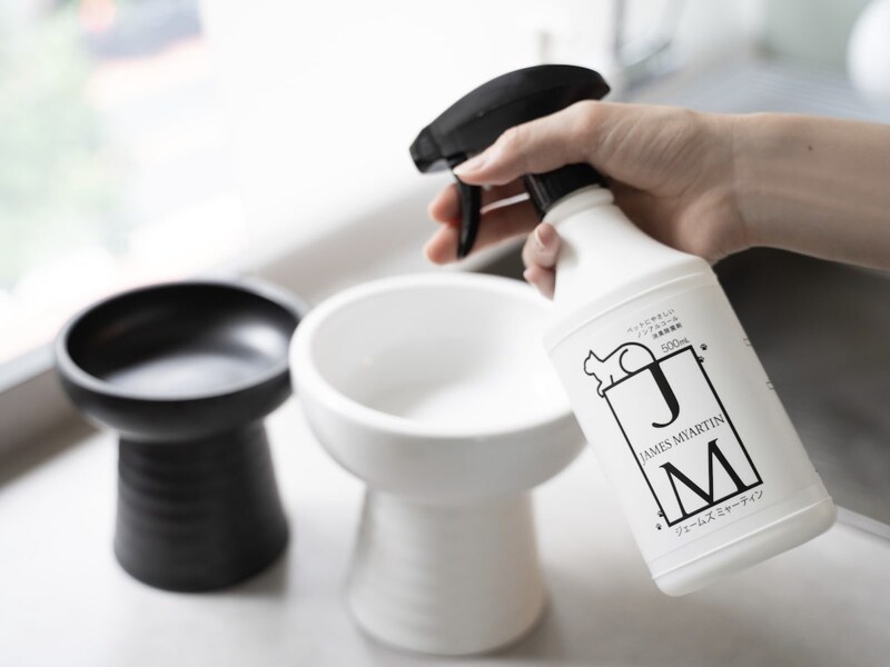 舐めても安心の消臭除菌スプレー!?ペットにやさしい『ジェームズ・ミャーティン』誕生