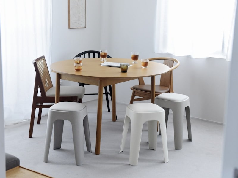 もちもち座面でおもてなし。来客時にも助かるクッションつきスツールのある暮らし【インスタグラマーさんのもの選び】