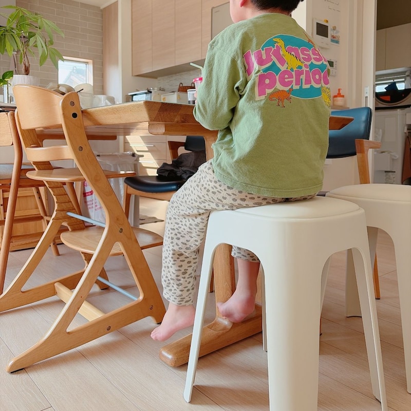 もちもち座面でおもてなし。来客時にも助かるクッションつきスツールのある暮らし【インスタグラマーさんのもの選び】