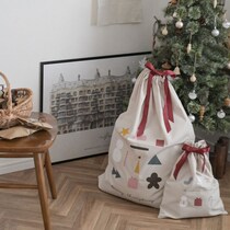 今年のクリスマスは子どもたちを最高の笑顔に！6名のインスタグラマーさんによる、「サンタ袋」の飾りかた報告会