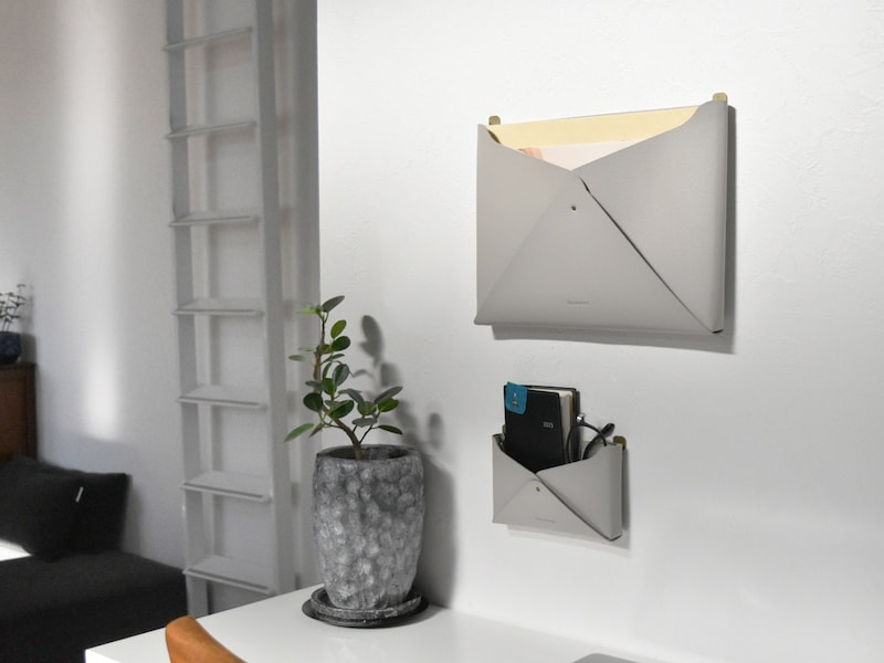 「とりあえずここ」が、ちゃんと片付く場所に｜レターポケットのある暮らし