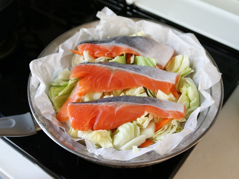 ポテサラは蒸すのが正解！？蒸し鍋で作る副菜＋主菜＋蒸しパンレシピをご紹介