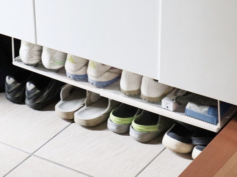 狭い玄関で省スペース収納を叶える方法とは？コート掛けもバッグ置き場もすっきり整う収納アイデア