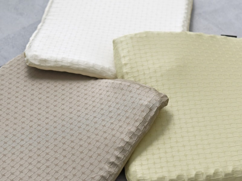 腰イタタ…の救世主！スタッフも愛用の『無重力クッション』、インテリアに馴染む愛用風景をご紹介