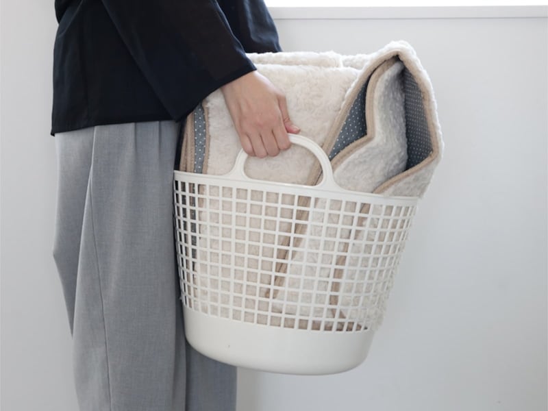 あの布団収納ケースに新素材、ふわもこボアの『くるくるファー』誕生！秋冬インテリアにぴったりのラグも一緒に新登場