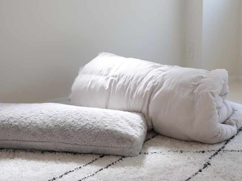 あの布団収納ケースに新素材、ふわもこボアの『くるくるファー』誕生！秋冬インテリアにぴったりのラグも一緒に新登場