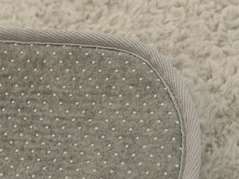 あの布団収納ケースに新素材、ふわもこボアの『くるくるファー』誕生！秋冬インテリアにぴったりのラグも一緒に新登場