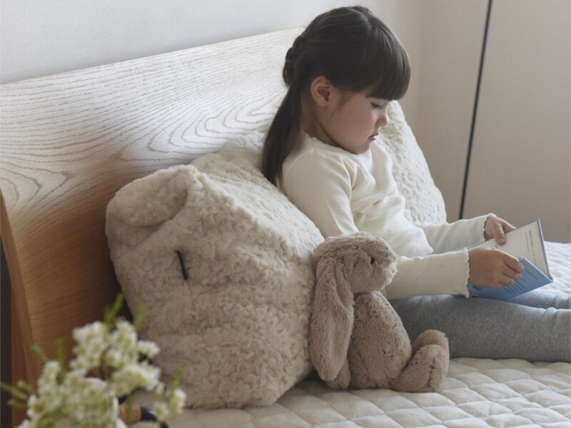 あの布団収納ケースに新素材、ふわもこボアの『くるくるファー』誕生！秋冬インテリアにぴったりのラグも一緒に新登場