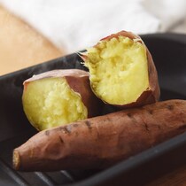 甘くてねっとり食感の「石焼いも」ホックホク～が、レンジでチンするだけで簡単に！