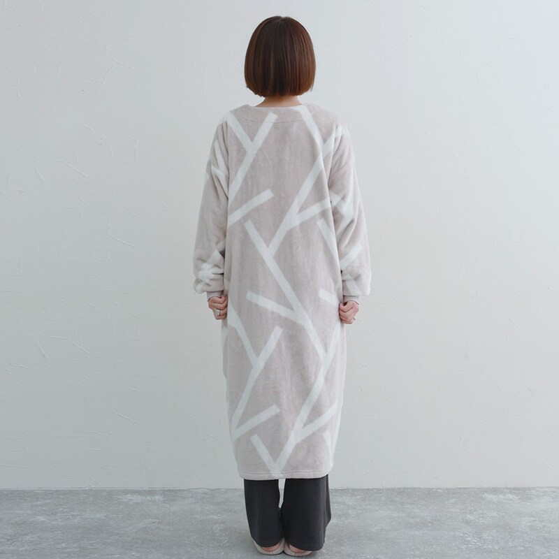 今年も『着る毛布』の季節がやってきた！身長さまざまスタッフ4名のサイズ診断レポ