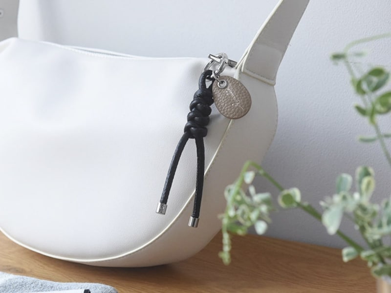 【検証】Agreable牛革チャームはどんなバッグにも合うのか！？スタッフが私物バッグで試してみました