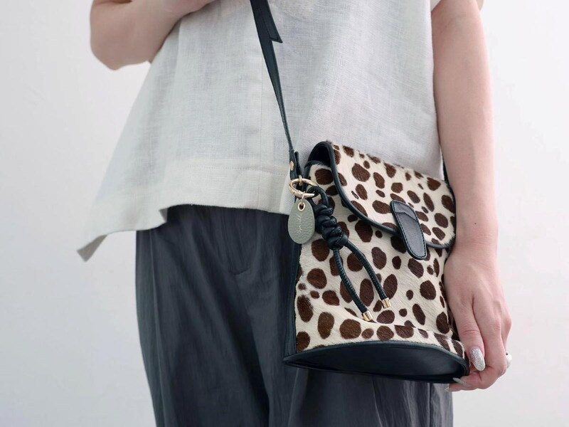 【検証】Agreable牛革チャームはどんなバッグにも合うのか！？スタッフが私物バッグで試してみました