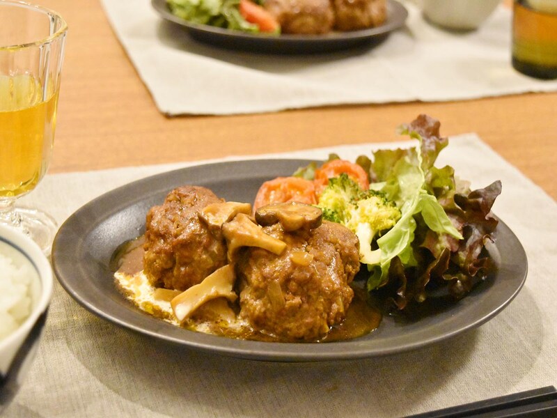 のせるだけで食卓が整う。毎日使いにぴったりな「bon momentオーバルプレート」