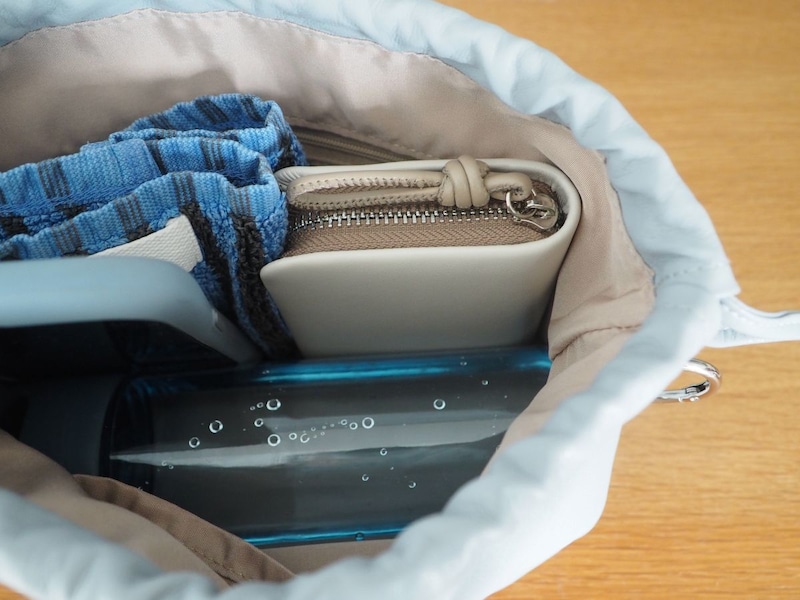 新年の買い替えに。コンパクトなのに中身が一目でわかる「二つ折り財布」