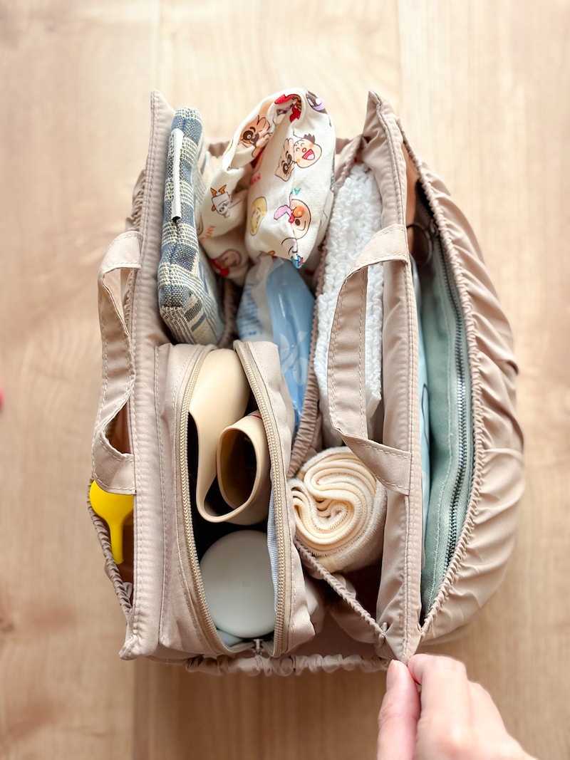 ベビーとの帰省にも！ただのトートを多機能ママバッグに変える裏技アイテムの話【インスタグラマーさんのもの選び】