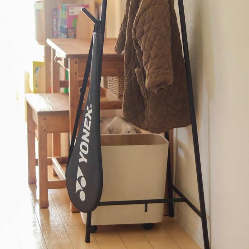 花粉のついたコートは玄関を定位置に！安定していてコンパクト・子どももかけやすいとIGさんも褒めたコートハンガーの話